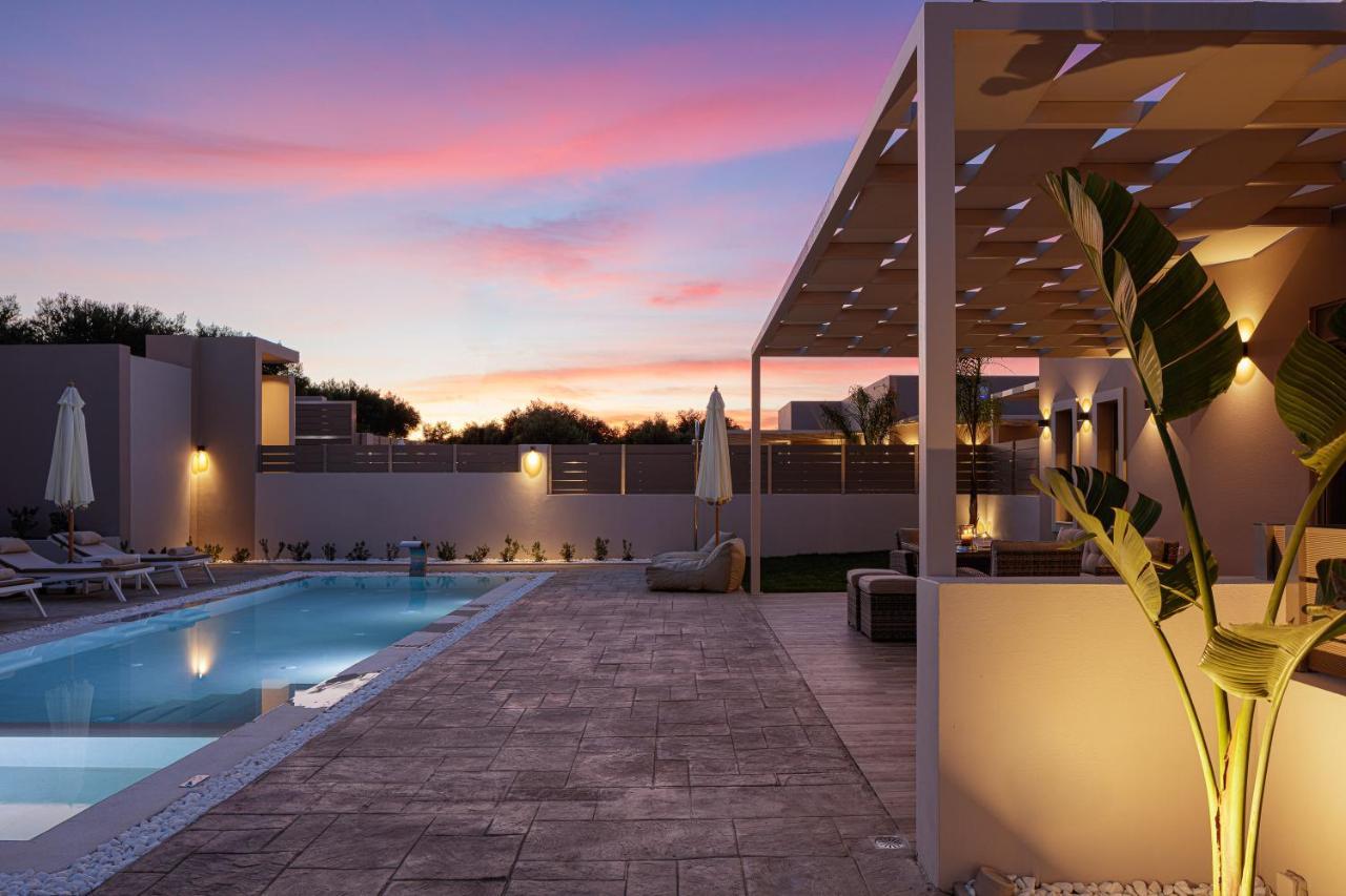 Koin Villa Sunrise, With Heated Pool & Whirlpool Pérama Kültér fotó